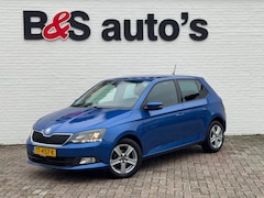 Skoda Fabia - 1.2 TSI Ambition Business Cruise control Airco Navigatie Bleutooth Parkeersensor achter Ve