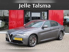 Alfa Romeo Giulia - 2.0T Super | Veloce interieur | Stuur\stoel verwarming | Xenon | Regen\lichtsensor