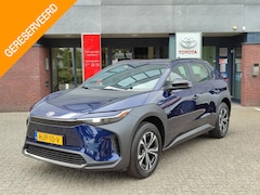 Toyota bZ4X - 71 kWh VOORRAAD VOORDEEL VAN €45.995 VOOR €36.900 DIRECT LEVERBAAR WARMTEPOMP 3-FASE LADEN