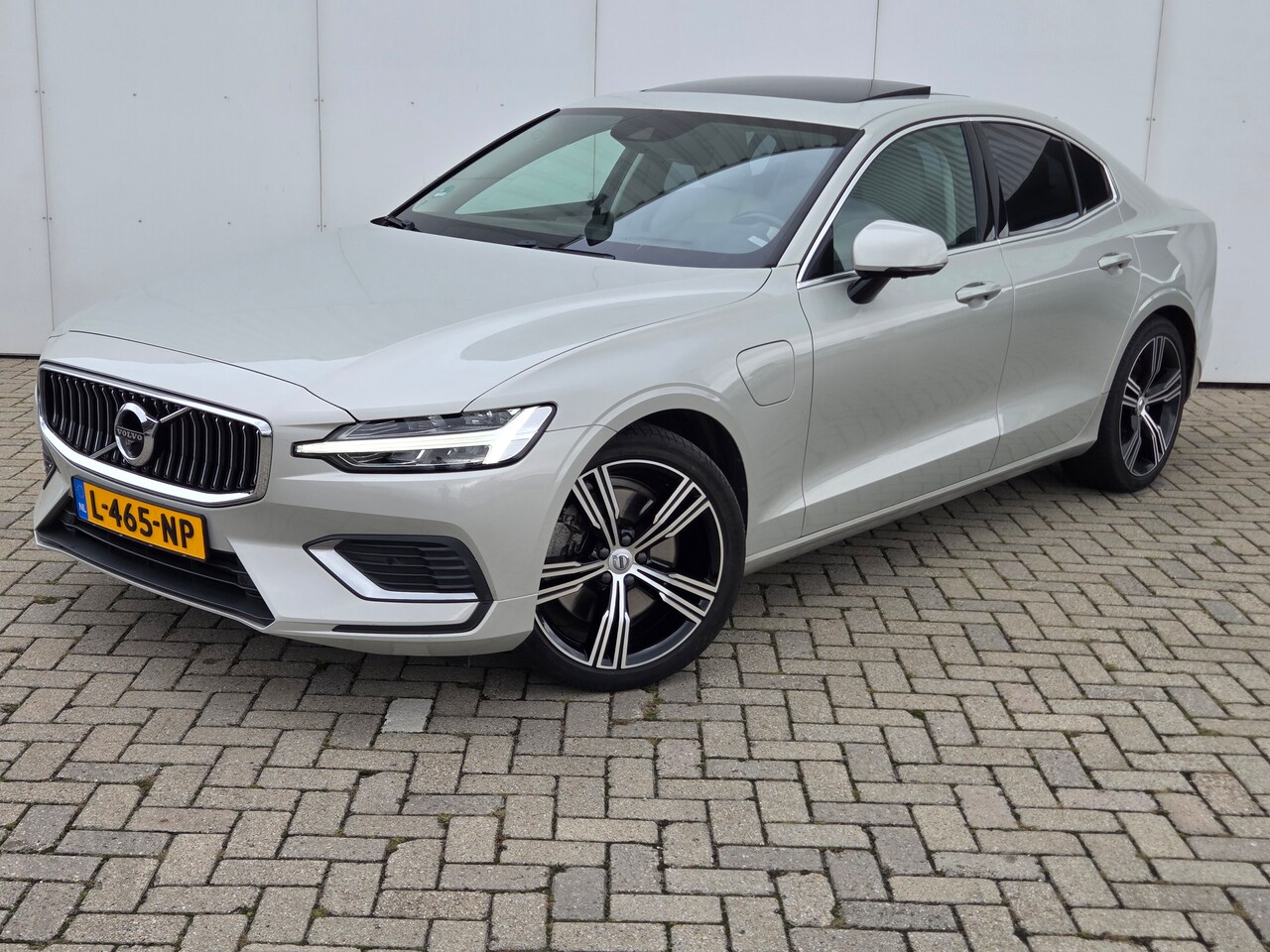 Volvo S60 - 2.0 Recharge T6 AWD Inscription | Birch Light | MassageStoelen! | Panoramadak | UniekeS60! - AutoWereld.nl