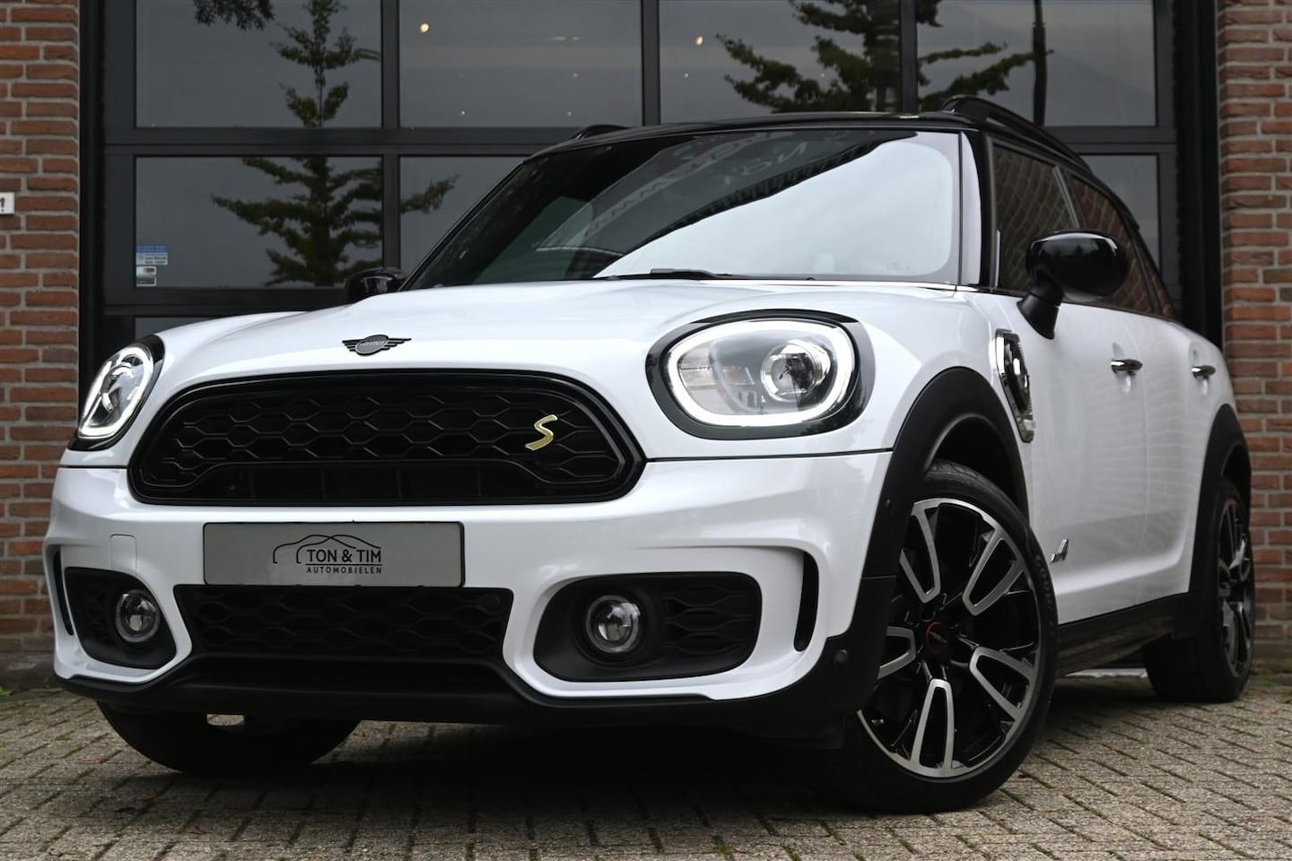 MINI Countryman - Mini 2.0 Cooper S E ALL4 John Works JCW BlackPack YoursLeder '20 - AutoWereld.nl