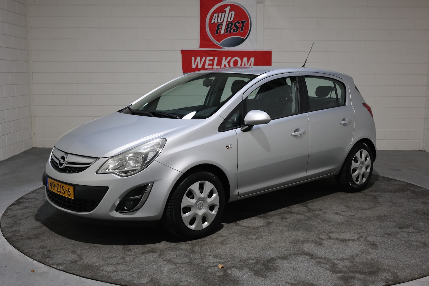 Opel Corsa - 1.2-16V Anniversary Edition 1.2-16V Anniversary Edition, Lage km stand, Org NL auto, Cruise control, Airco, Isofix, Pr - AutoWereld.nl