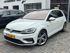 Volkswagen Golf - 1.5 TSI Highline Business R, Apple Carplay/Android, Panoramadak, Navigatie, Parkeersensore