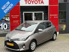 Toyota Yaris - 1.0 VVT-i Aspiration NL-AUTO ALL SEASON BANDEN NAVI CLIMA BLUETOOTH CAMERA
