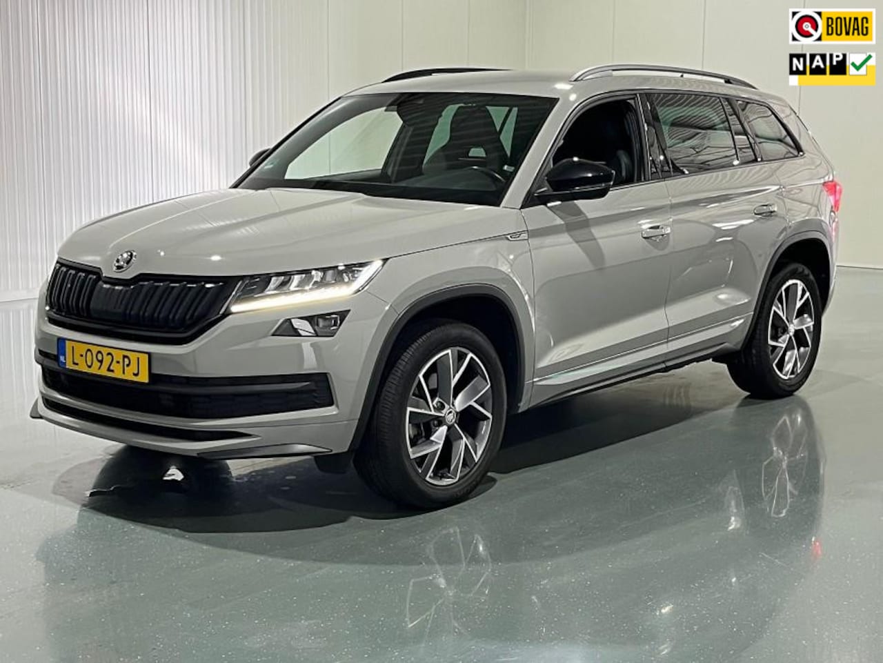 Skoda Kodiaq - 1.5 TSI Sportline Business + TREKHAAK/PREMIUM AUDIO/KEYLESS/VERWARME VOORSTOELEN - AutoWereld.nl