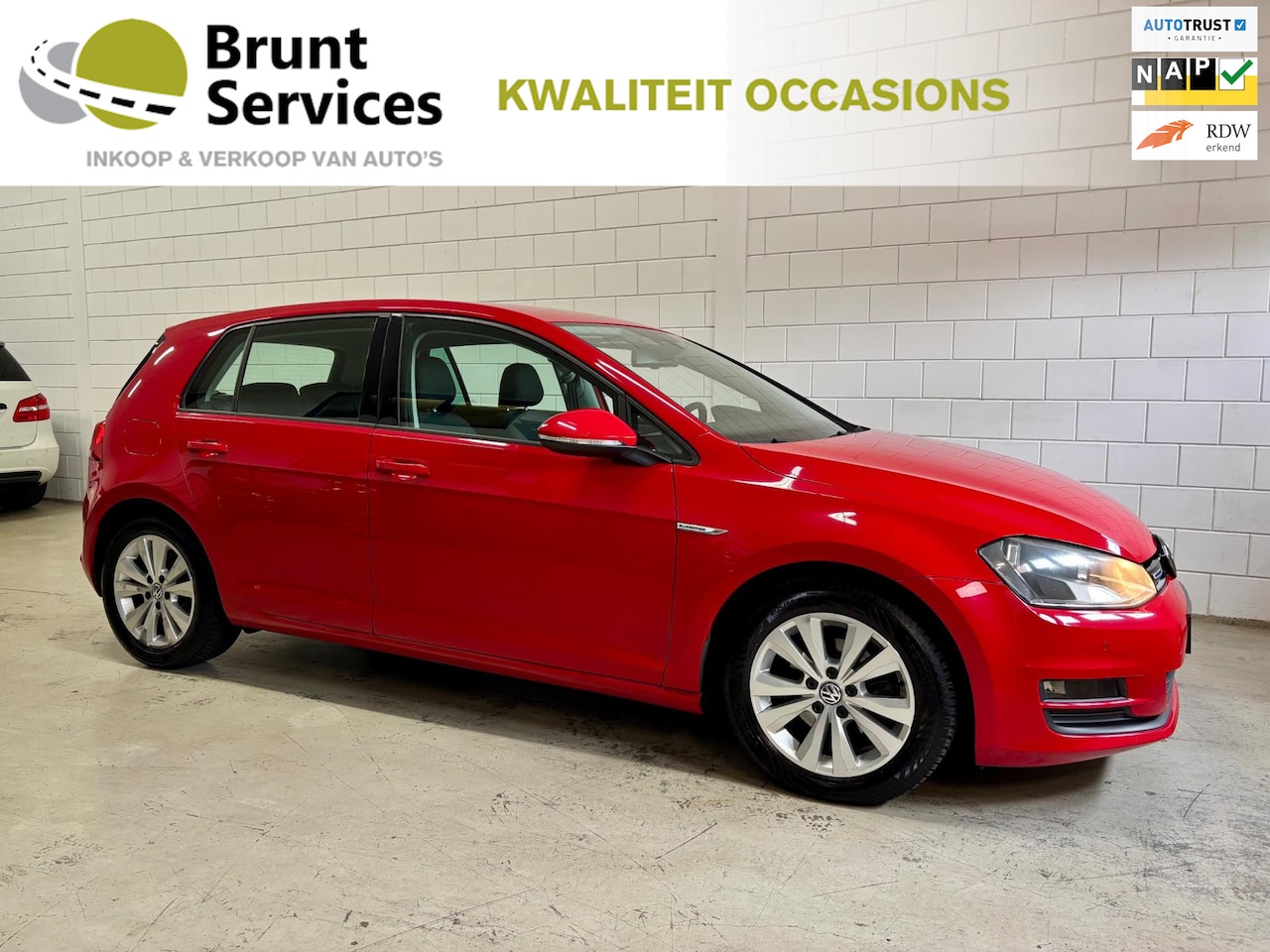 Volkswagen Golf - 1.0 TSI Comfortline Bj.15|Pdc V/A|Clima|Cruise|Lmv|Dealer Onderhouden !! - AutoWereld.nl