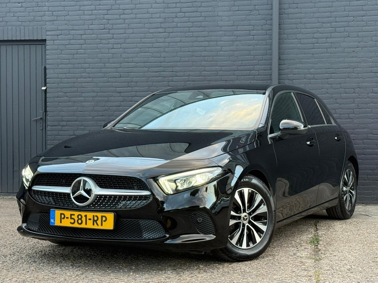 Mercedes-Benz A-klasse - 180 Business Solution AMG | STOEL VERW | CAMERA | CARPLAY | MULTI STUUR | NWE APK - AutoWereld.nl