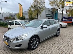 Volvo V60 - 1.6 T3 Ocean Race - LEDER - NAVIGATIE - TREKHAAK