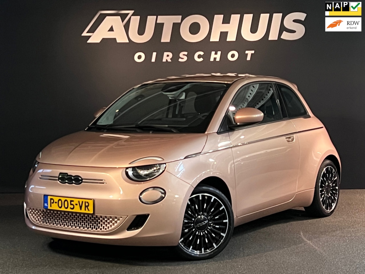 Fiat 500 - Icon 42 kWh Rose Gold/ Apple Carplay/ Navi/ DAB+/ 17"/ Clima/ - AutoWereld.nl