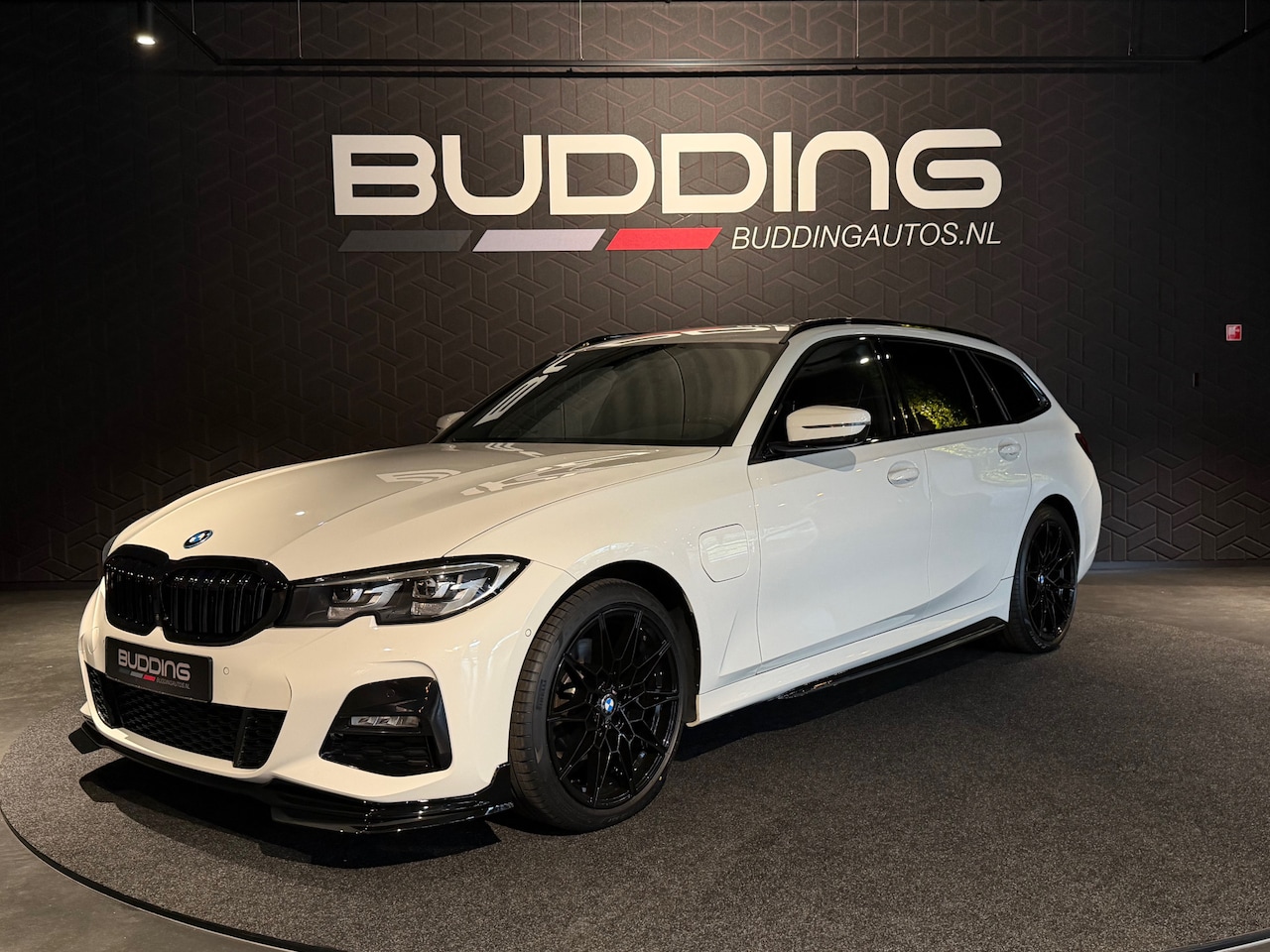 BMW 3-serie Touring - 320e Business Ed | M-performance | Camera | - AutoWereld.nl