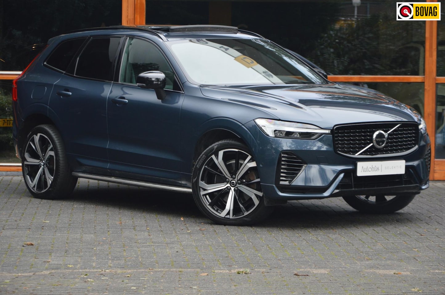 Volvo XC60 - T6 Hybride AWD Ultimate Dark | Luchtvering | Head-Up Display | Panoramadak | Stoel + Stuur - AutoWereld.nl