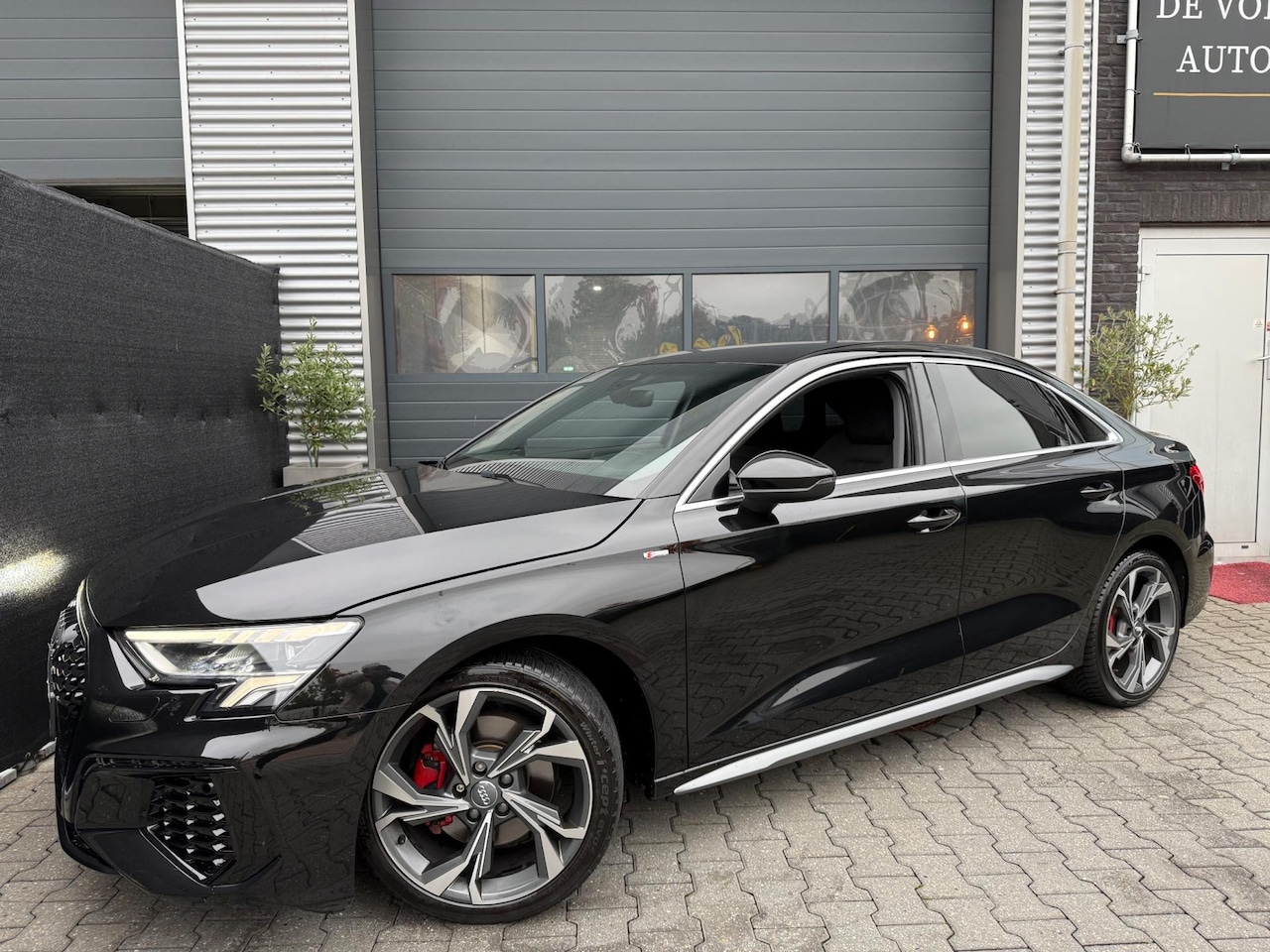 Audi A3 Limousine - 30 TFSI S edition Carplay | Bomvol | - AutoWereld.nl