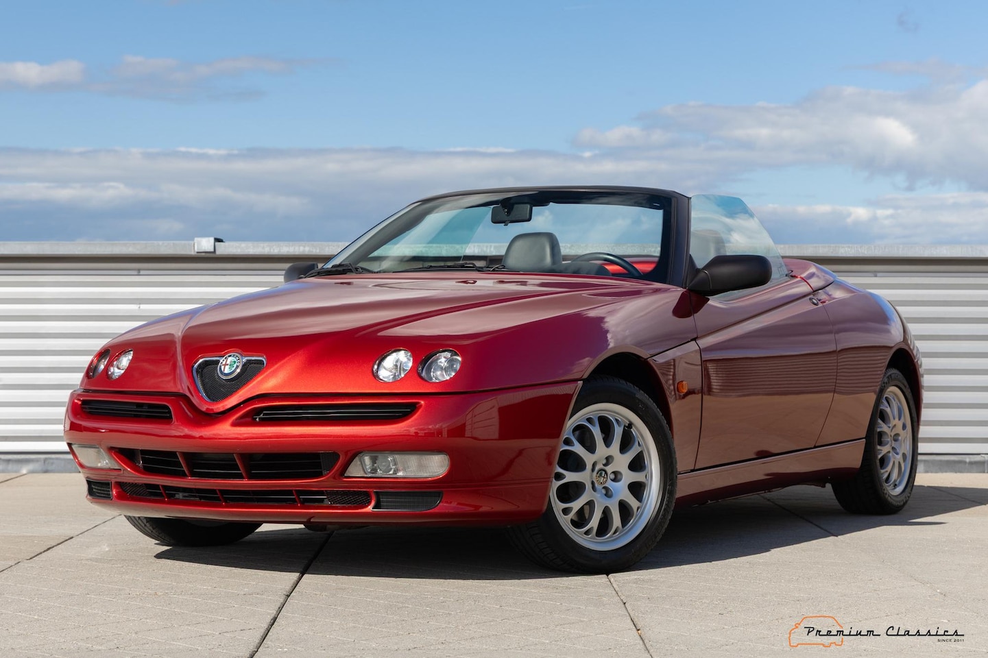 Alfa Romeo Spider - 3.0-12V V6 L | 37.000KM | First Swiss Owner | A1 Condition - AutoWereld.nl