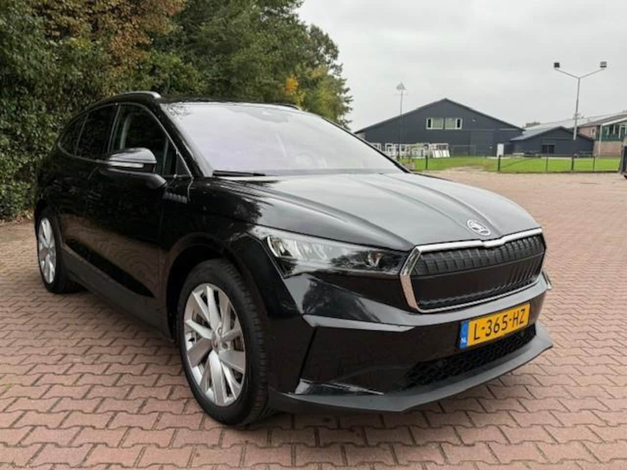 Skoda Enyaq iV - 80 BEV 204PK 77KWH/THAAK/HLEER/LED/FABRIEKSGARANTIE - AutoWereld.nl