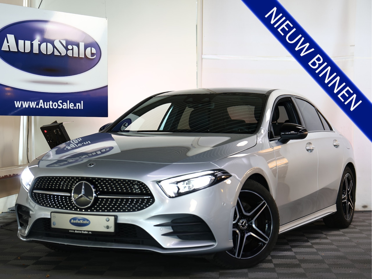 Mercedes-Benz A-klasse - 250 Premium PANO BURMESTER NAVI CRUISEC MODI STOELVW PARK+LANE Ass. - AutoWereld.nl