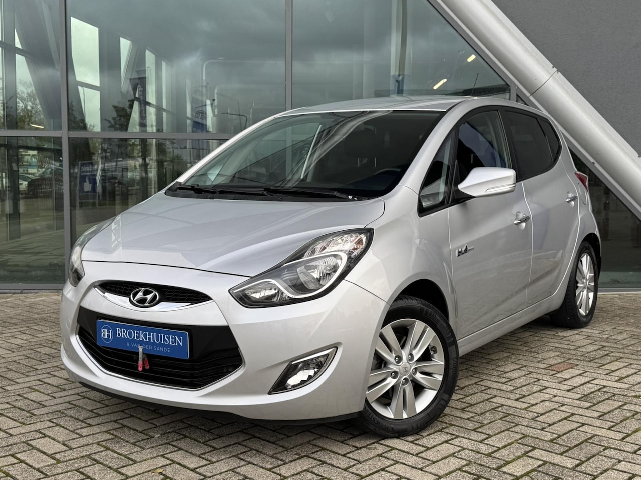 Hyundai ix20 - 1.4i Go! Camera / Trekhaak / Navigatie - AutoWereld.nl