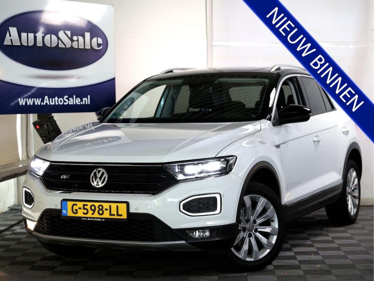 Volkswagen T-Roc - 1.0 TSI R-Line CLIMA VIRTUAL PDC CARPLAY CAMERA PANO LANE+FRONT Ass. '19 - AutoWereld.nl