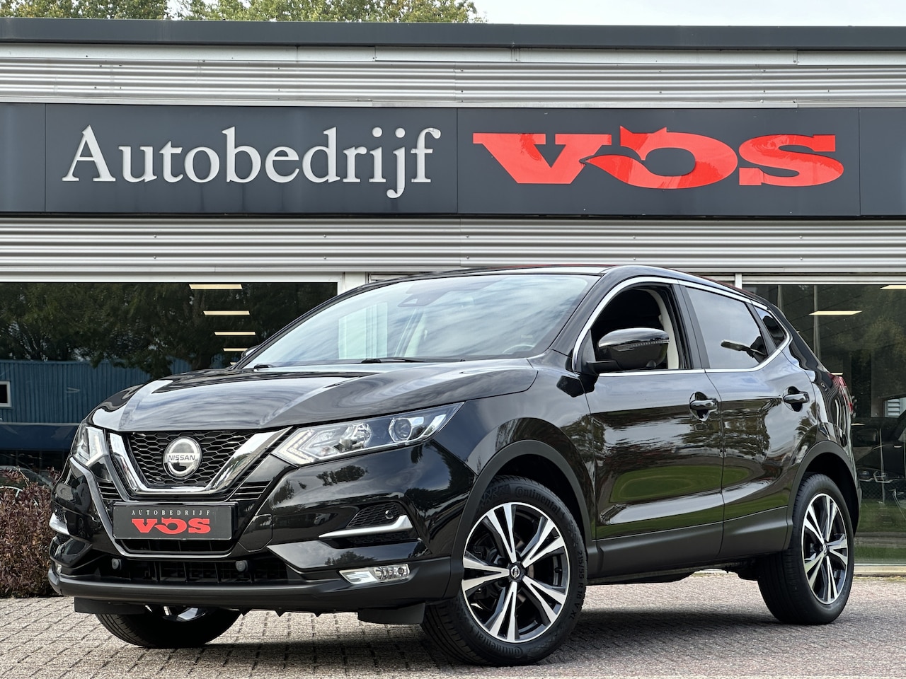 Nissan Qashqai - 1.3 DIG-T N-Connecta | 360 camera | Automaat | Trekhaak - AutoWereld.nl