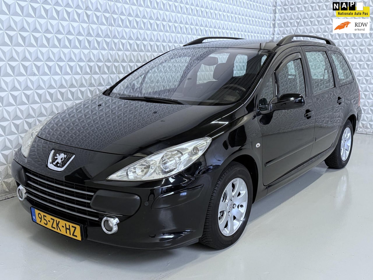 Peugeot 307 Break - 1.6-16V Premium AUTOMAAT Airco Cruise PDC (2008) - AutoWereld.nl