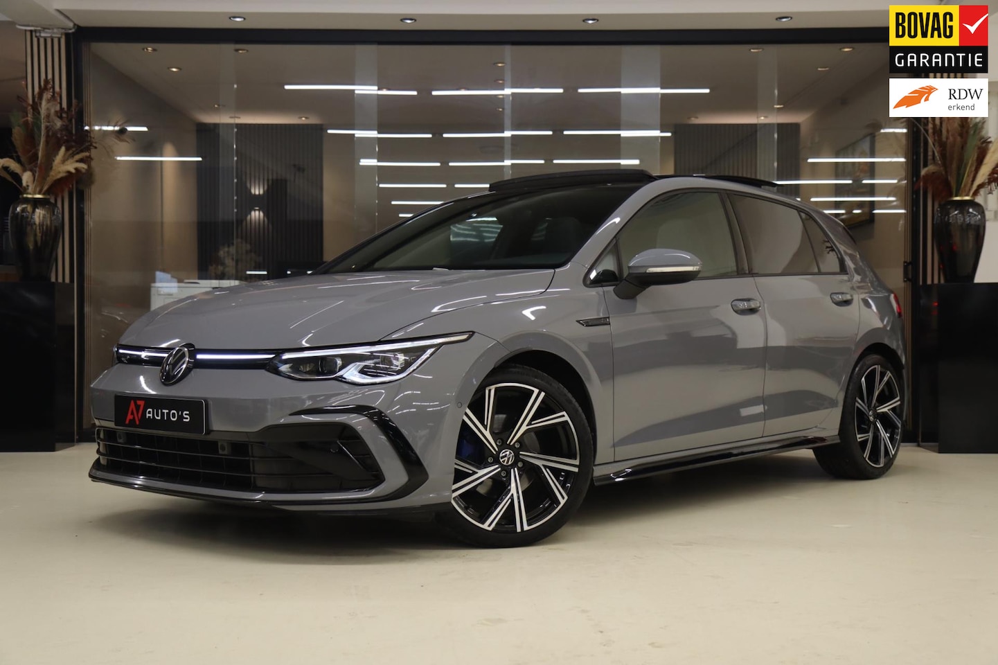 Volkswagen Golf - 1.5 eTSI R-Line Business PANO/CAM/CARPLAY/KEYLES/ACC/DCC/VOL - AutoWereld.nl