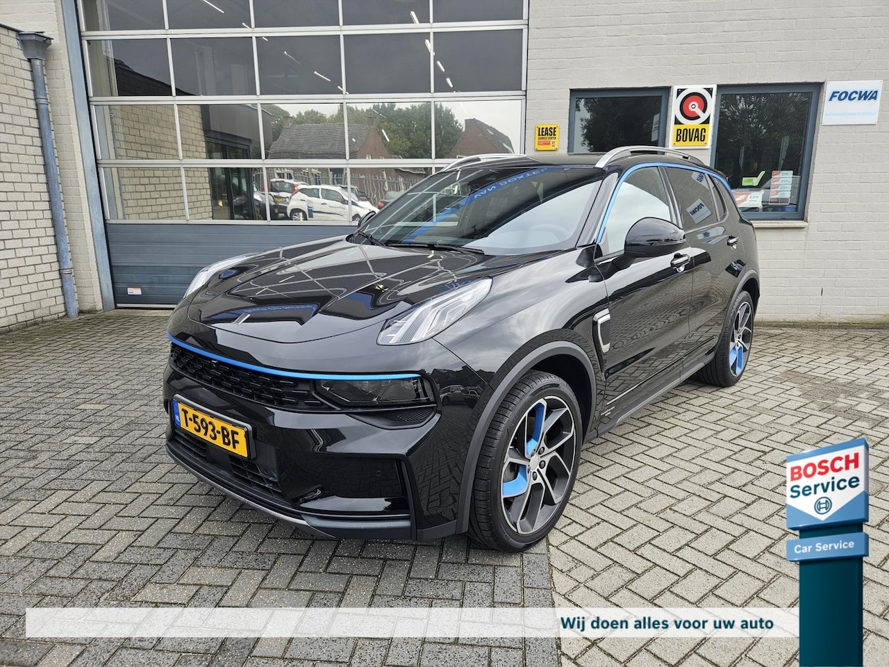 Lynk & Co 01 - 1.5 PHEV Plug-in Hybrid 261pk / zwarte hemel - AutoWereld.nl