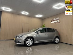 Volkswagen Golf - 1.0 TSI Business Edition Connected * Navigatie / Camera / Cruise control / NL Auto
