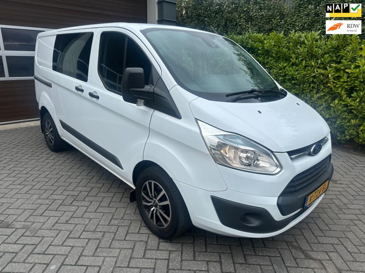 Ford Transit Custom - 270 2.2 TDCI L1H1 Trend Dubbele Cabine Trekhaak Airco Cruisecontrole - AutoWereld.nl
