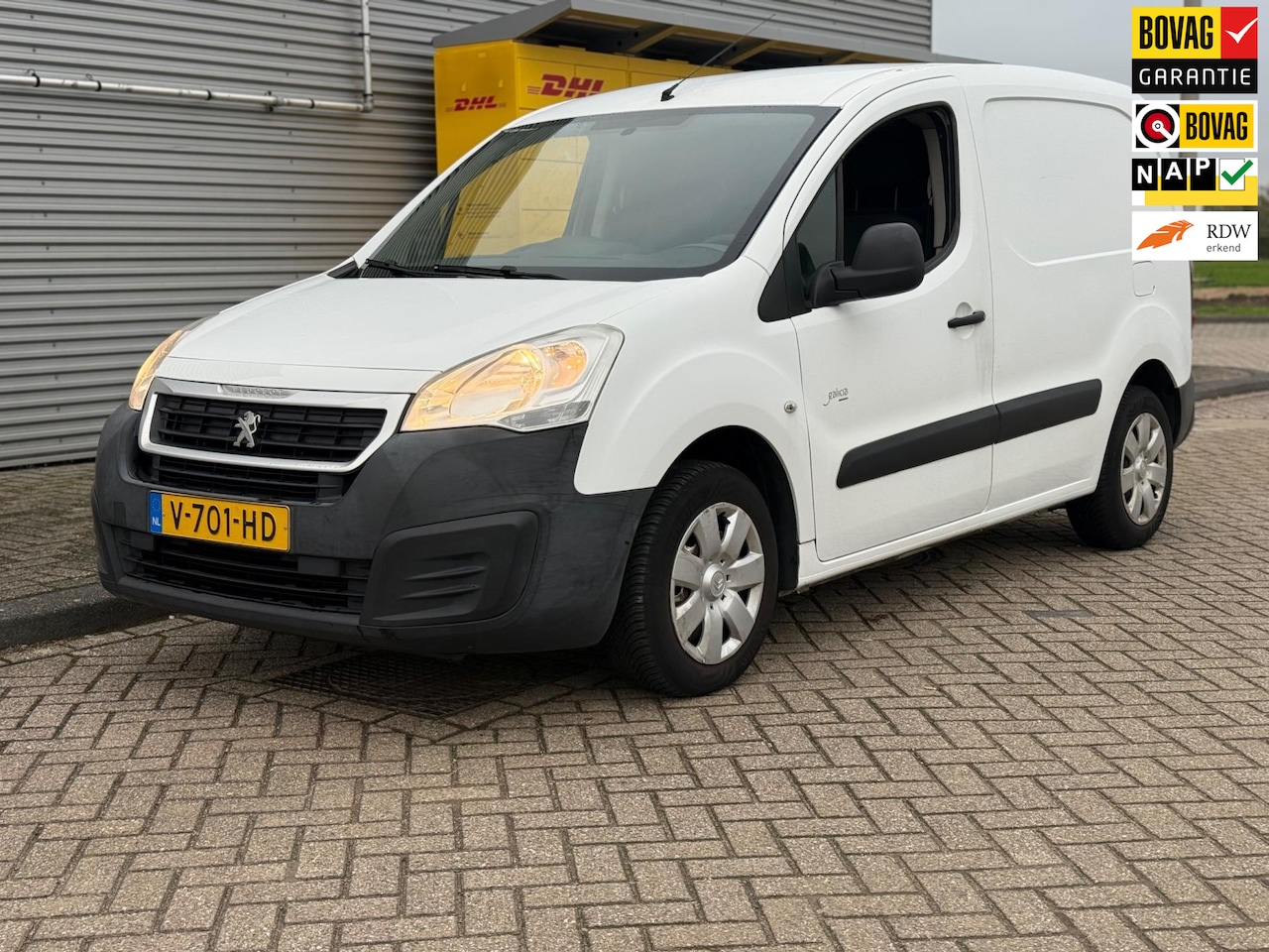Peugeot Partner - 1.6 BlueHDI 75 Club Bj 2017 Euro-6 AIRCO Schuifdeur D-riem vv - AutoWereld.nl