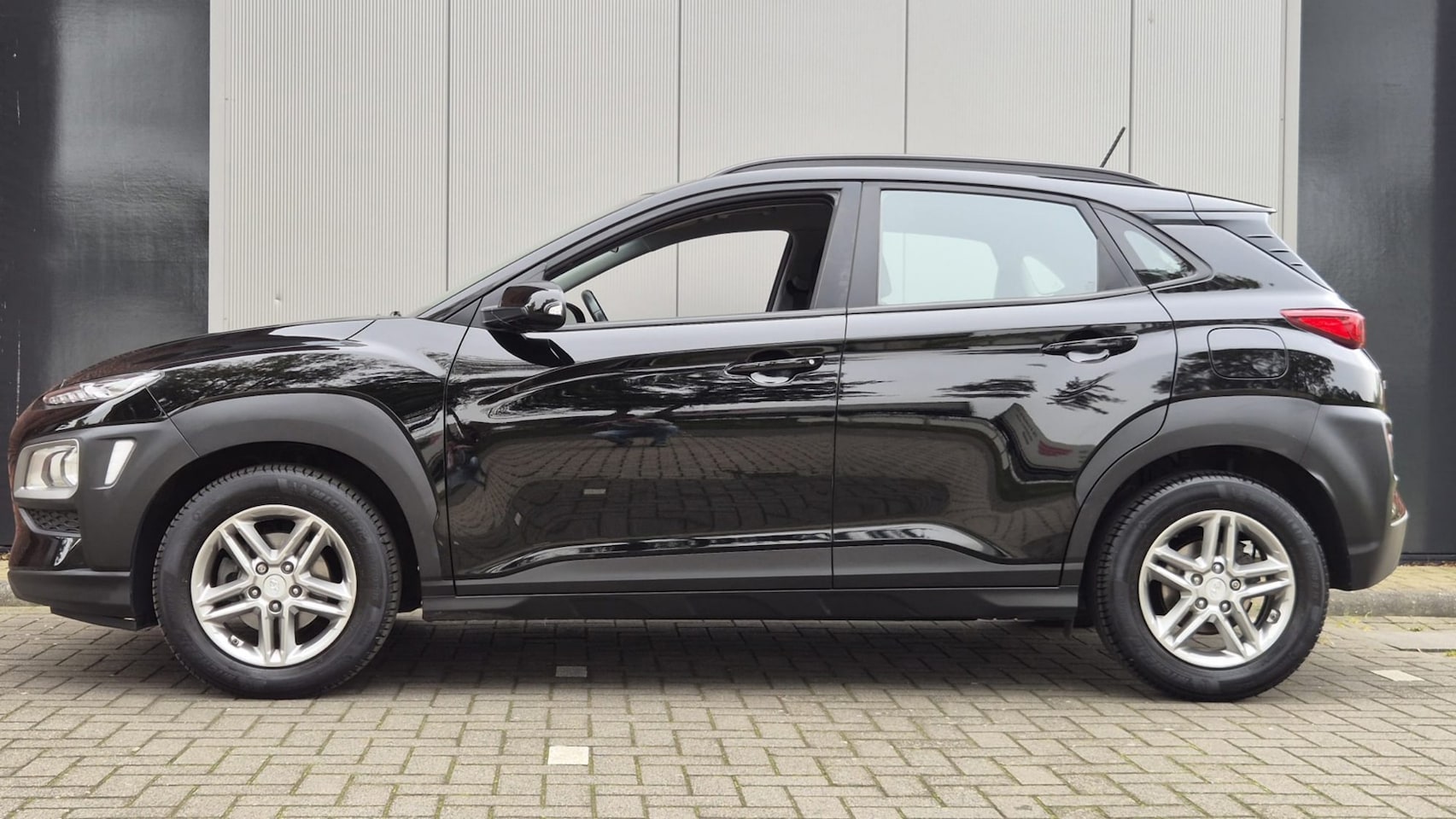 Hyundai Kona - 1.0T Comfort / Apple Car Play / Navi / Org. NL / - AutoWereld.nl