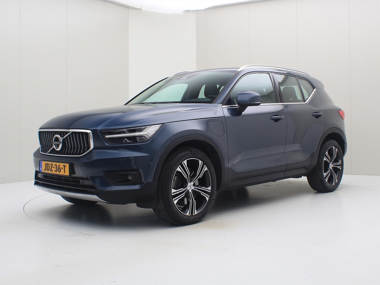 Volvo XC40 - T5 Twin Engine 262pk Geartronic Inscription [ TREKHAAK+LEDER+HARMAN&KARDON+LED+CARFPLAY+PD - AutoWereld.nl