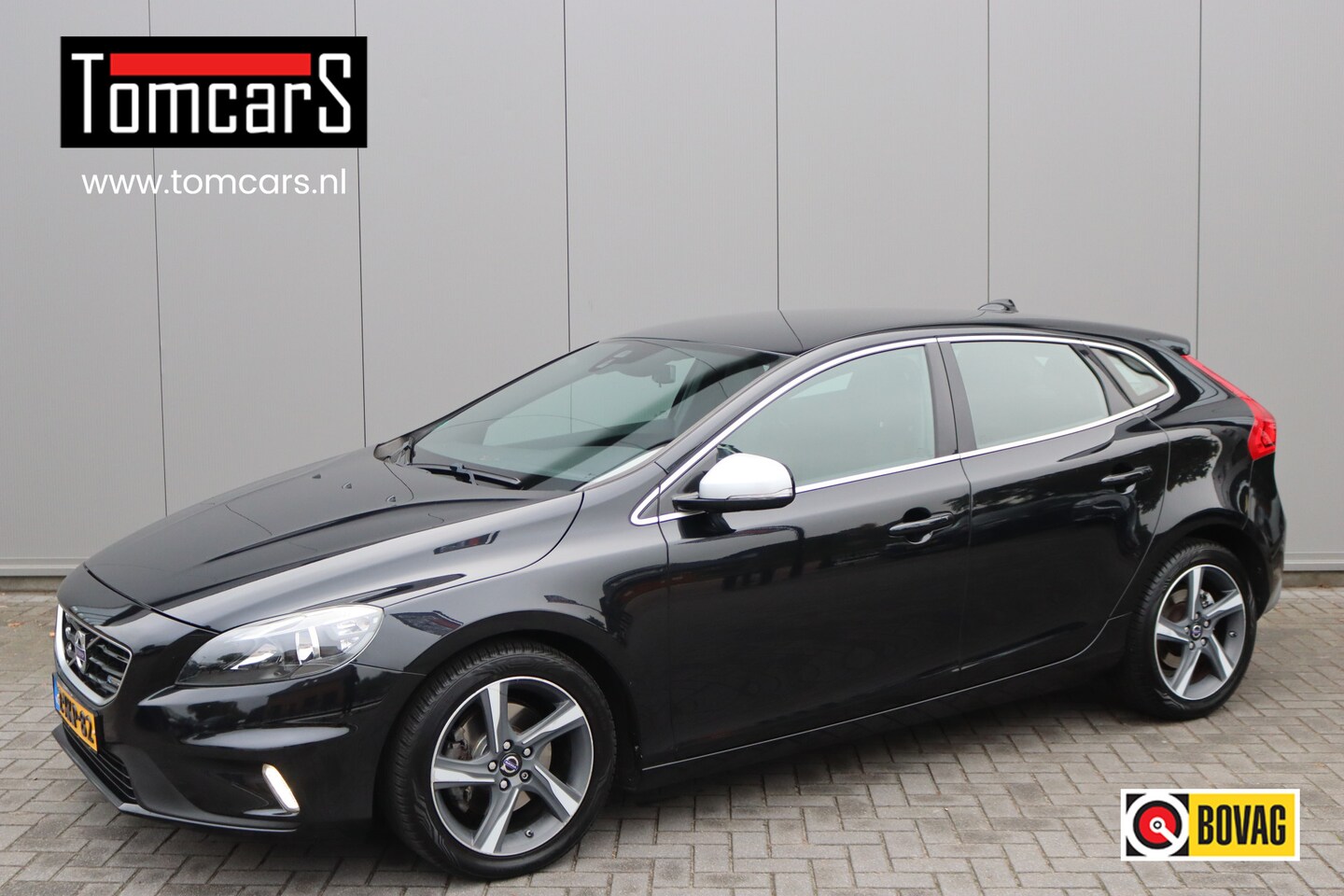 Volvo V40 - 1.6 T2 120PK R-Design Navigatie/Trekhaak/Parkeerhulp/Half-leder - AutoWereld.nl