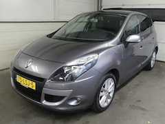 Renault Scénic - 1.6 Celsium - Cruise Control - 1e Eigenaar - Navigatie - Trekhaak