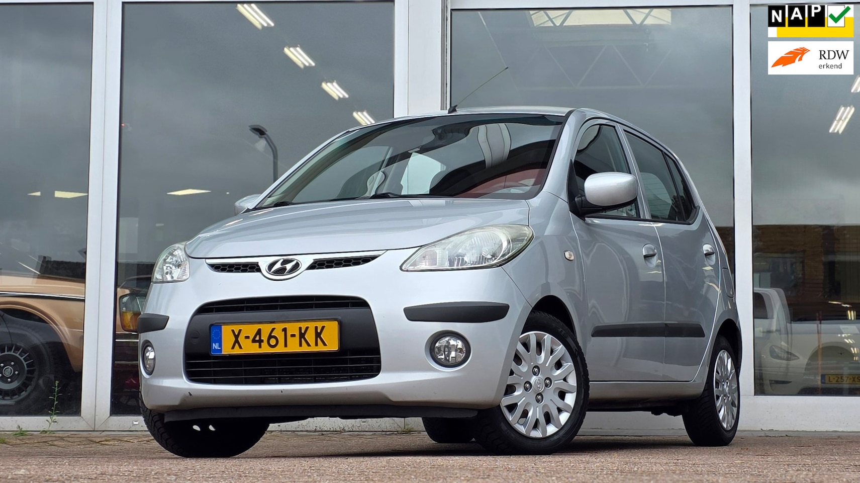 Hyundai i10 - 1.25i Dynamic Hier en daar een beschadiging - AutoWereld.nl