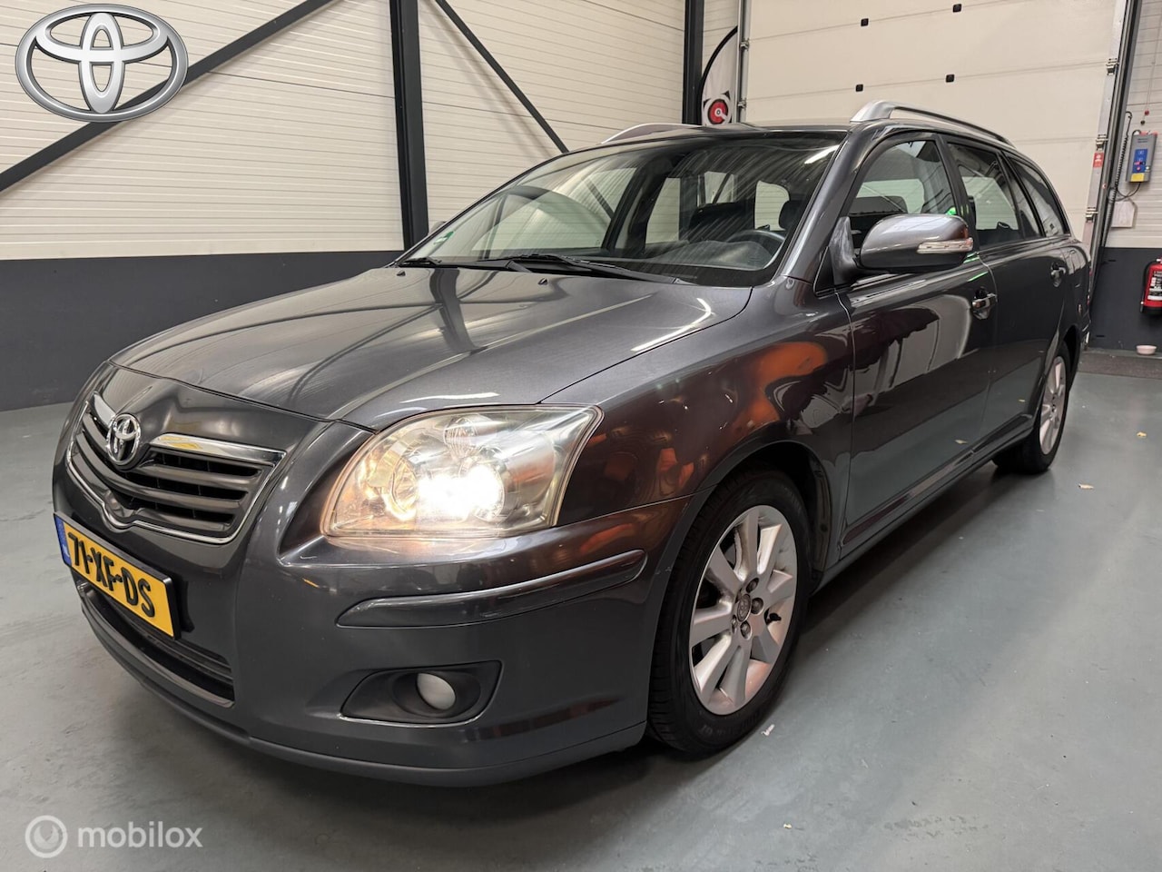 Toyota Avensis Wagon - 1.8 VVTi Luna Clima|Trekh|Dealer-auto! - AutoWereld.nl
