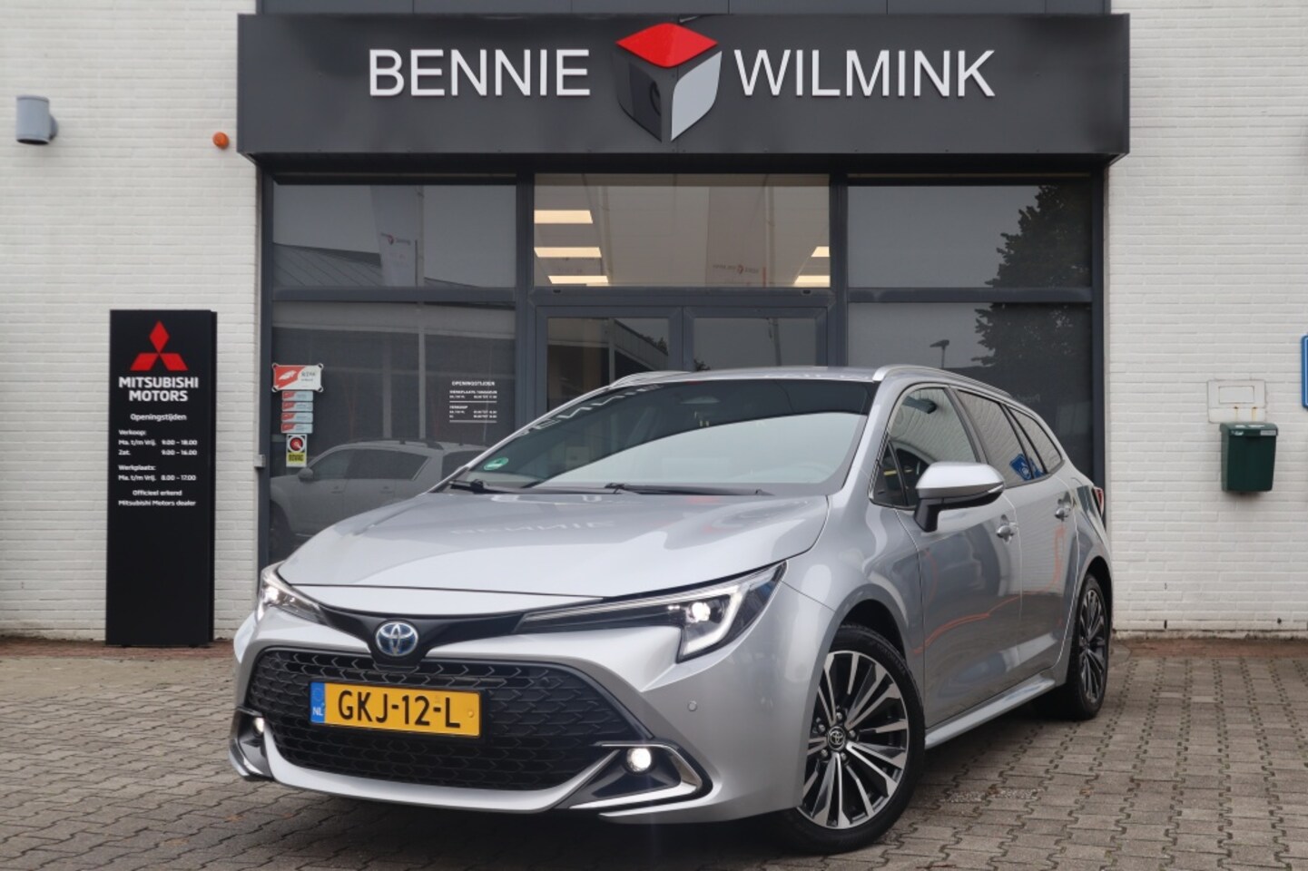 Toyota Corolla Touring Sports - Hybrid 140 Dynamic - AutoWereld.nl