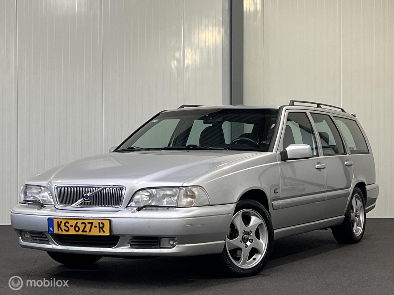 Volvo V70 - 2.5 T Automaat Luxury [ BTW auto historie compleet ] - AutoWereld.nl