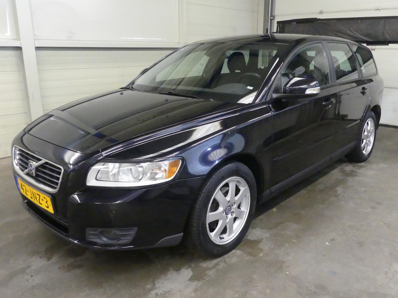 Volvo V50 - 1.8 Sport - Airco - Cruise Control - Netjes Onderhouden - AutoWereld.nl