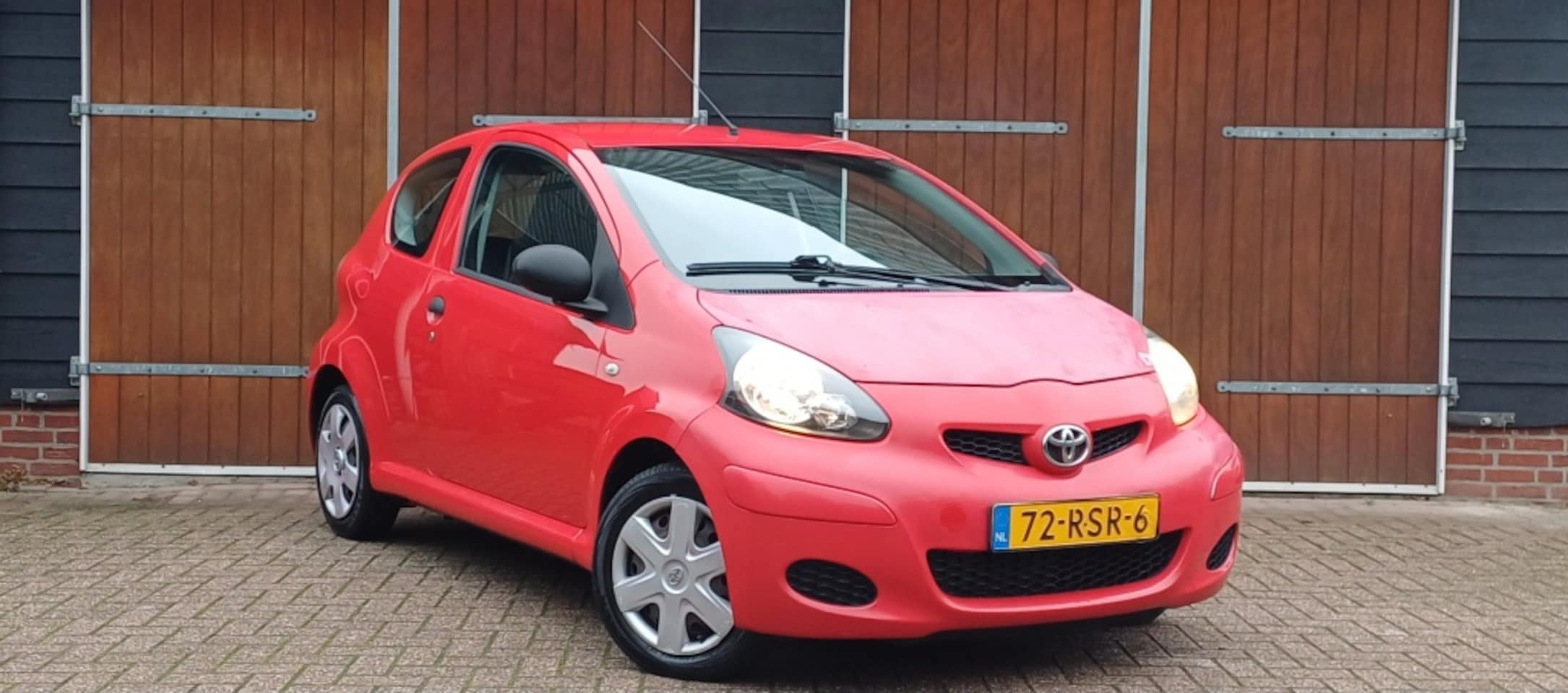 Toyota Aygo - 1.0-12V Access 1.0-12V Access, Voordelige auto, Nieuwe APK - AutoWereld.nl
