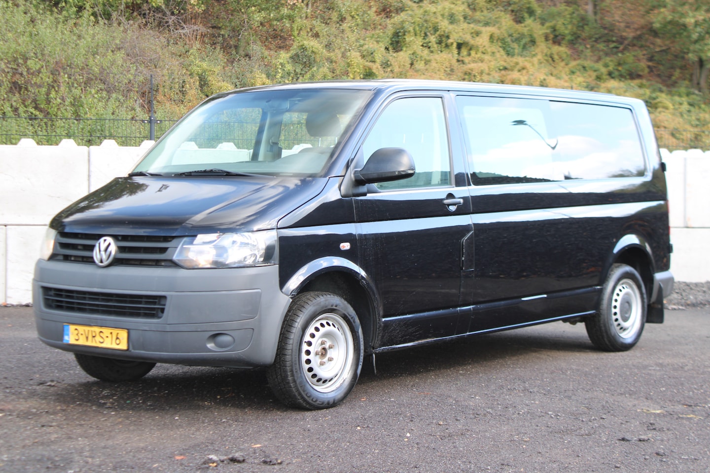 Volkswagen Transporter - 2.0 TDI L2H1 DC Trendline 2.0 TDI L2H1 DC Trendline - AutoWereld.nl