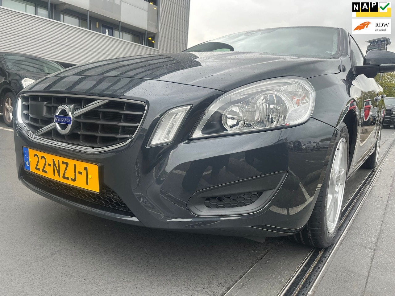 Volvo S60 - 2.0T Dealer Onderhouden 1e Eig 42000km NAP Als Nieuw Youngtimer - AutoWereld.nl