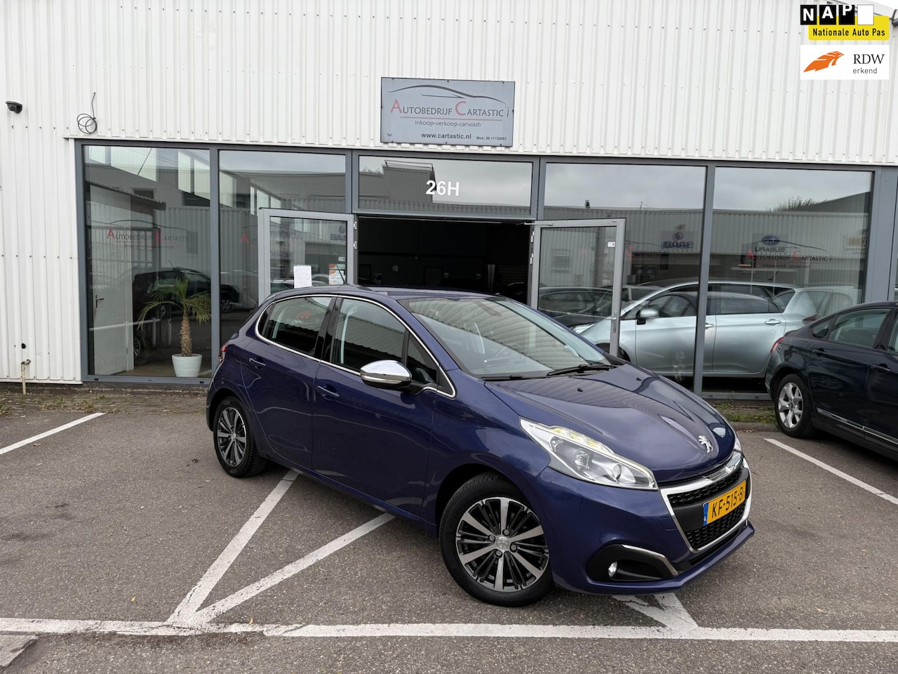 Peugeot 208 - 1.2 PureTech Allure NAVI | 110 PK | CLIMATE CONTROL | NIEUWE DISTRIBUTIE | ONDERHOUDSHISTO - AutoWereld.nl