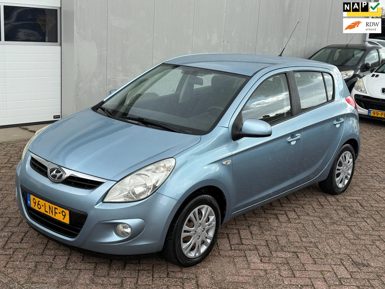 Hyundai i20 - 1.2i DynamicVersion 1.2i DynamicVersion - AutoWereld.nl