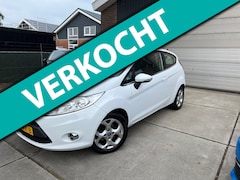 Ford Fiesta - 1.6 Titanium / NEW APK / CRUISE / AIRCO / PARK SENSOR / AUX / CENTRL. DEUR / ELECT PAKKET
