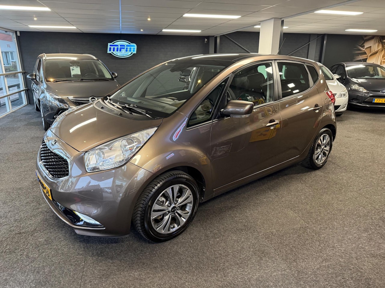 Kia Venga - 1.4 CVVT ExecutiveLine 1.4 CVVT ExecutiveLine - AutoWereld.nl