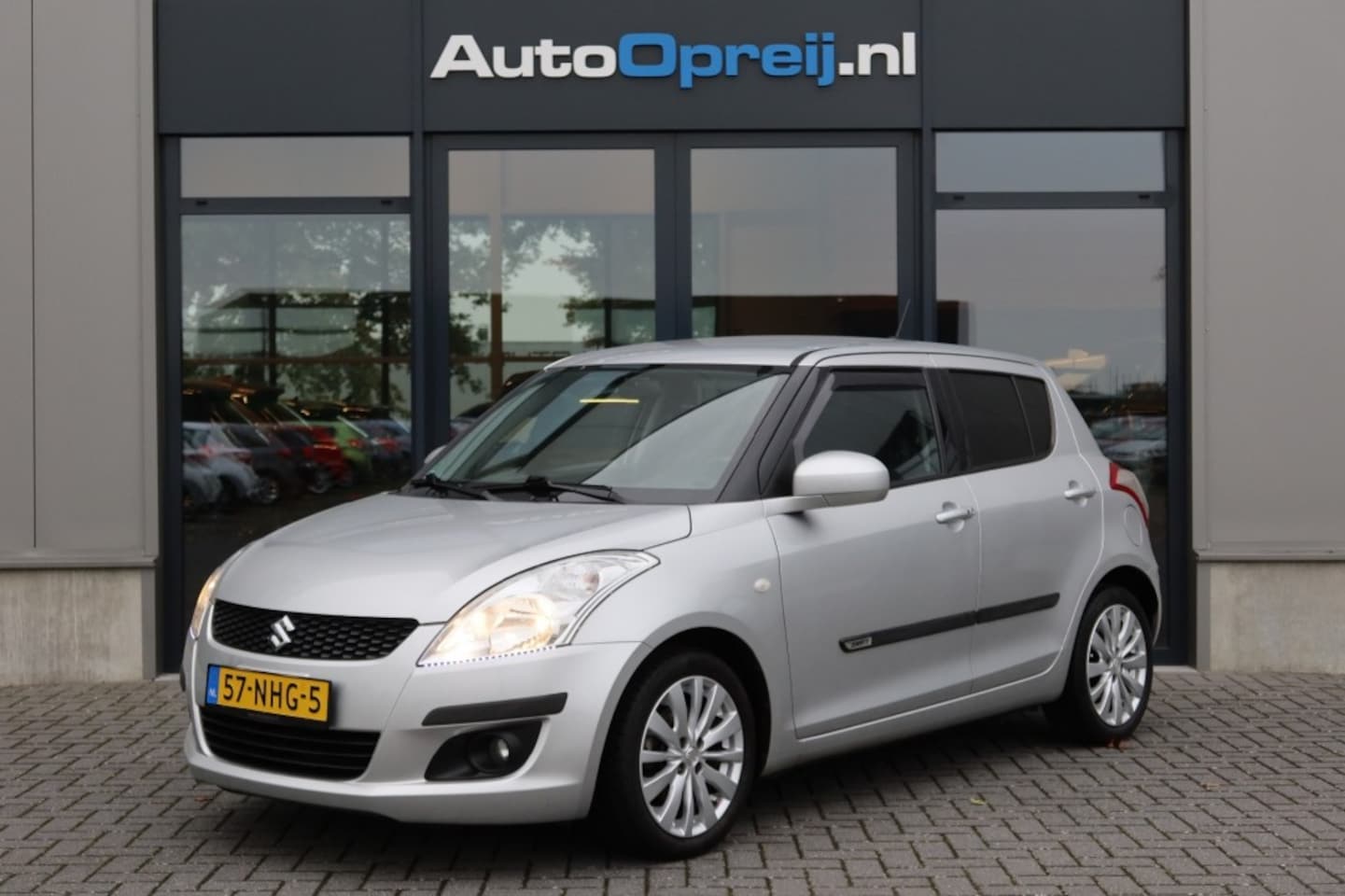 Suzuki Swift - 1.2 Bandit Easss 5drs. Airco, Stoelverwarming - AutoWereld.nl