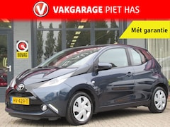 Toyota Aygo - 1.0 VVT-i x-play | Airco | Bluetooth | Parkeercamera | Incl. Garantie | LED Dagrijverlicht