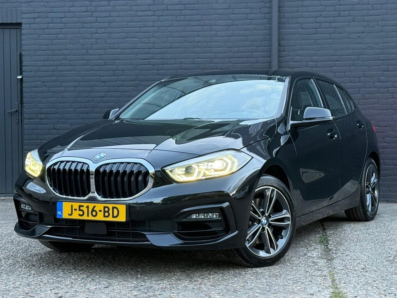 BMW 1-serie - 118i Executive Edition | M SPORT | CARPLAY | LEER | MULTI STUUR | TREKHAAK - AutoWereld.nl