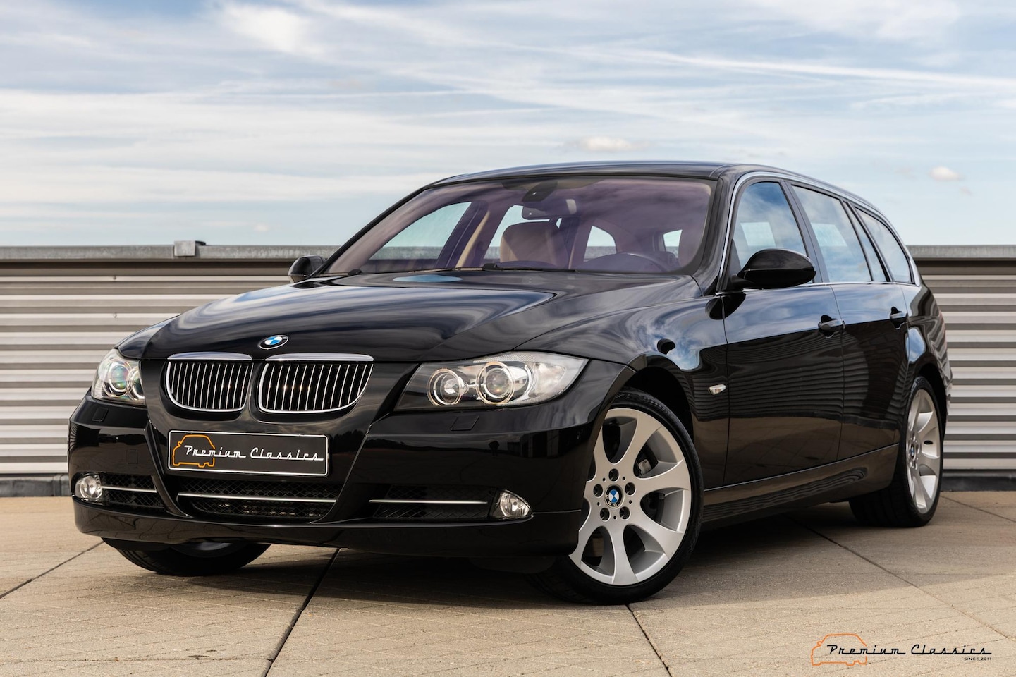 BMW 3-serie Touring - 335xi Executive E91 | 121.000KM | 6-Speed | Sport Seats | Comfort Access - AutoWereld.nl
