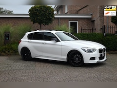 BMW 1-serie - 118i High Executive 170 PK Aut. M-Sport Leder Keyless Schuifdak Xenon 18''