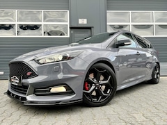 Ford Focus Wagon - 2.0 ST *BULL X*STEALTH GREY*250PK*VOL